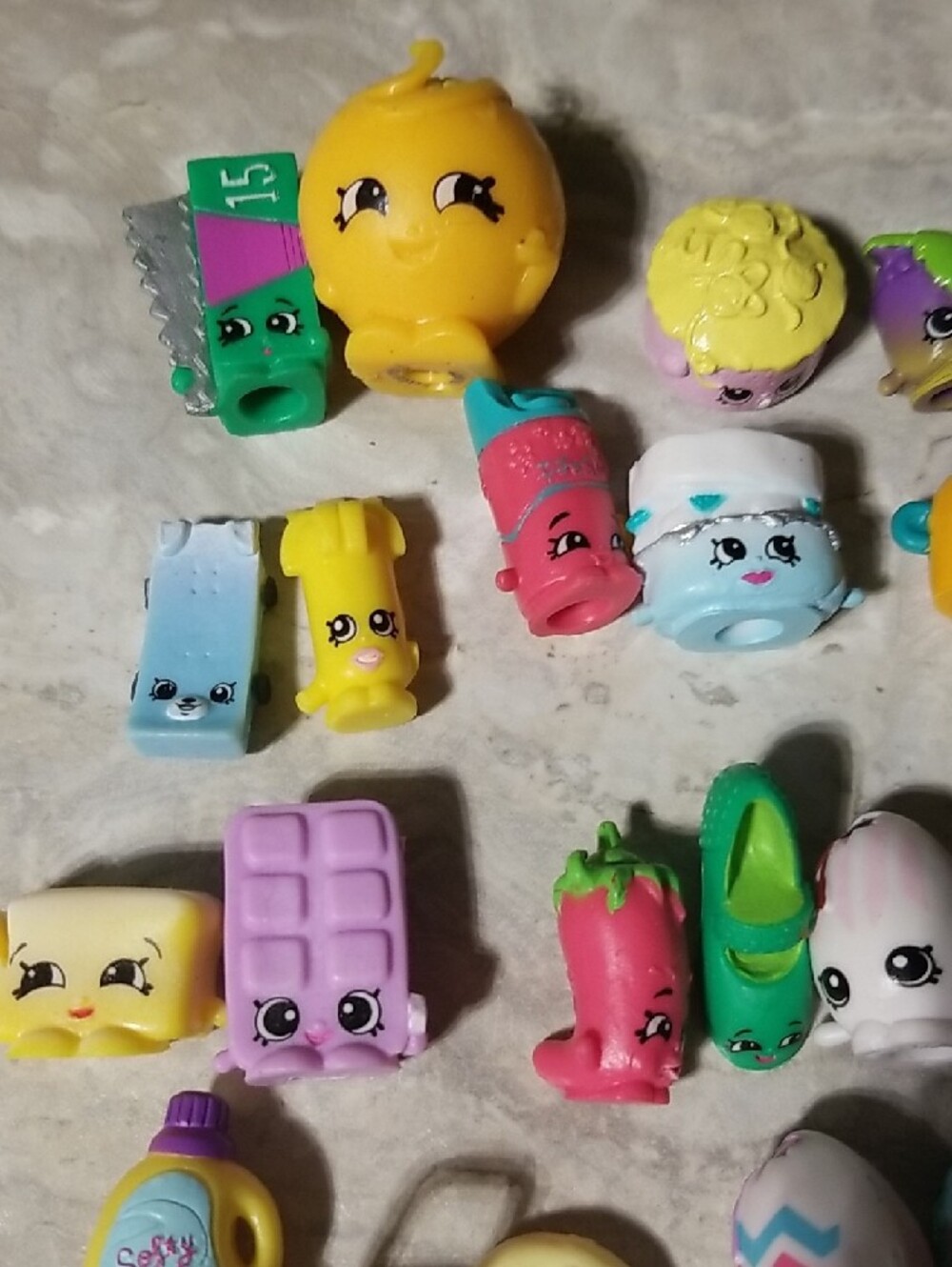 Shopkins Lot - Picture 2 of 4